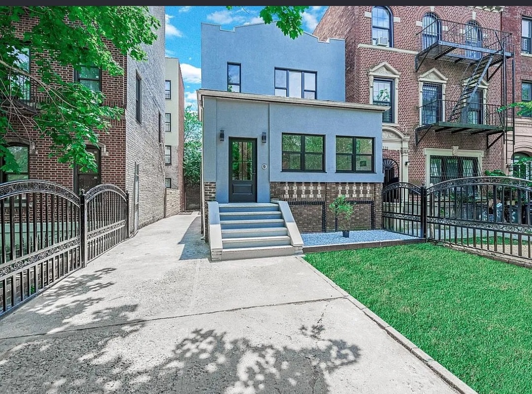 MANHATTAN STYLE LIVING